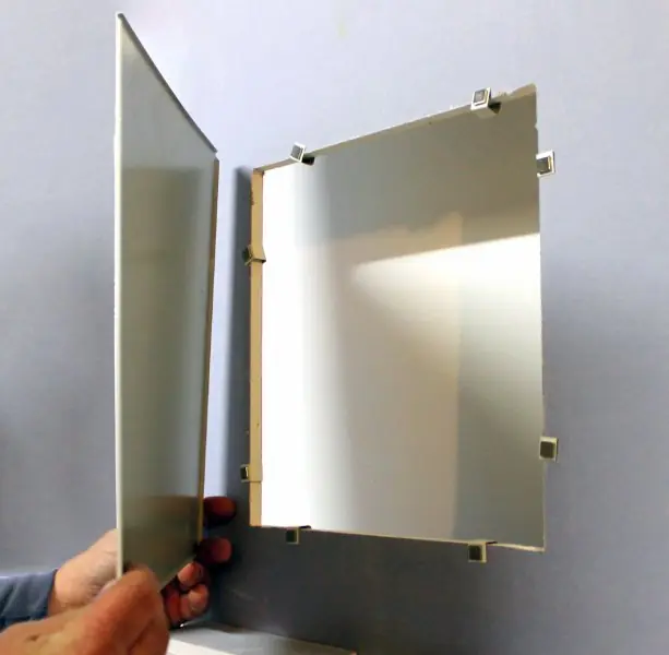 Značkový Kryt otvoru 25x25cm SDK 8xmagnet